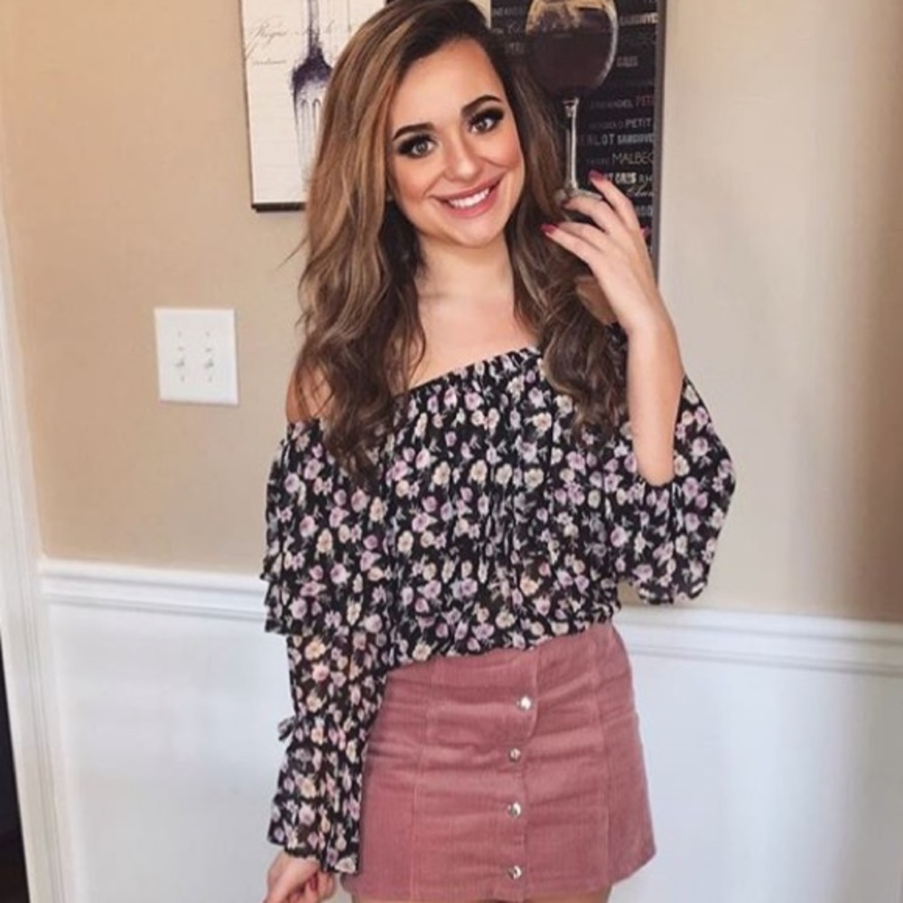 Off the shoulder ruffle floral crop top